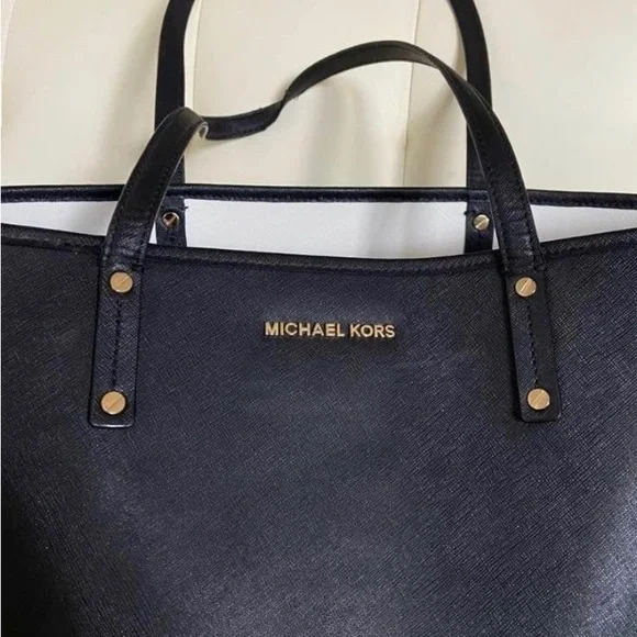 Michael Kors Saffiano Leather Large Jet set Tote bag in Black - Picture 2 of 6